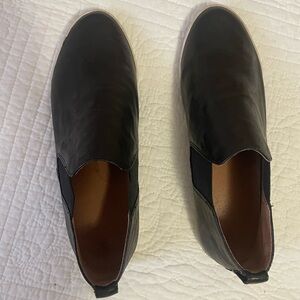 Frye vintage size 8.5 black leather Chelsea sneaker